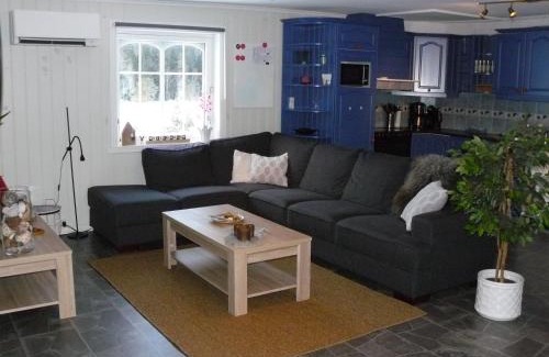 Marnardal House | Discover Huset Alcamaro: 4-Star Comfort with Breakfast