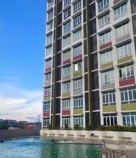 Kuantan House | Cozy Husfa Mahkota Valley Studio Suite with Pool Access