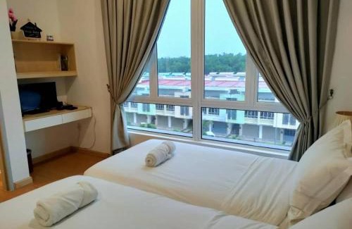 Kuantan House | Cozy Husfa Mahkota Valley Studio Suite with Pool Access