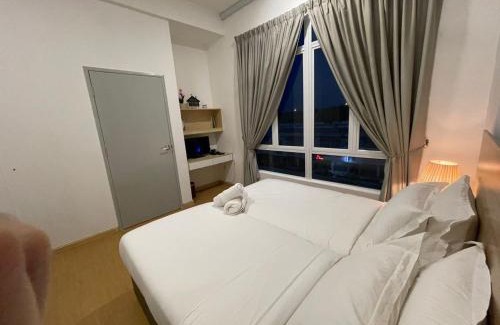 Kuantan House | Cozy Husfa Mahkota Valley Studio Suite with Pool Access