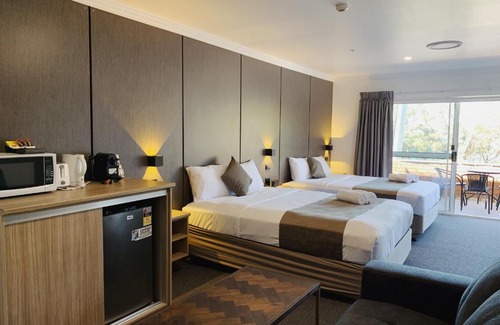 Huskisson Hotel | Oceanfront Retreat at Huskisson Beach Motel - 4 Stars