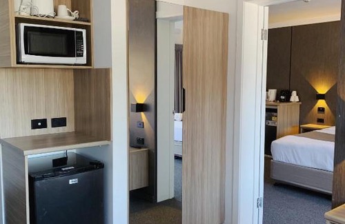 Huskisson Hotel | Oceanfront Retreat at Huskisson Beach Motel - 4 Stars