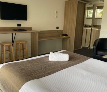 Huskisson Hotel | Oceanfront Retreat at Huskisson Beach Motel - 4 Stars