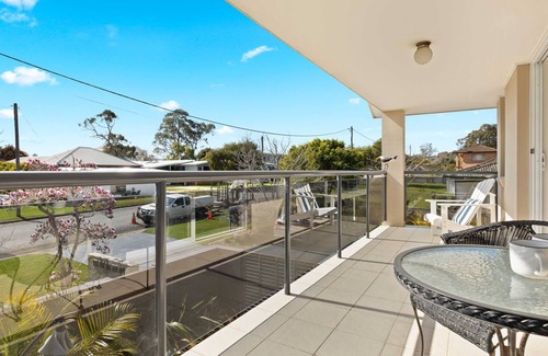 Huskisson House | Guest Rated 10/10: Husky Haven with Oceanfront Views