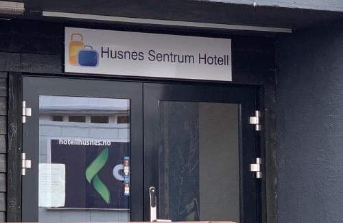 Husnes House | Pet-Friendly Stay at Husnes Sentrum Hotell with Breakfast