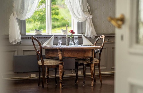 Borgund Hotel | Discover Husum Hotel: Family-Friendly with Top Ratings
