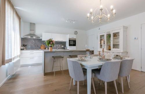 Ostend City Centre Apartment | Bright Apartment Steps from the Marina – 4-Star Rated Stay