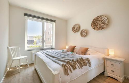 Ostend City Centre Apartment | Bright Apartment Steps from the Marina – 4-Star Rated Stay