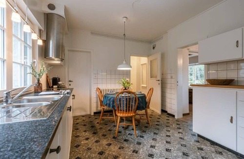 Het Zoute Villa | Inviting Heemdael House with Family-Friendly Amenities