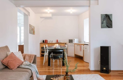 Ghent Apartment | Cozy Central 'The Crown' Apartment in Ghent with Breakfast