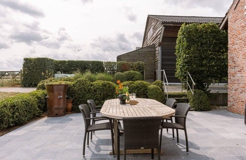 Bellegem House | Welcoming Roger's Farm: Family-Friendly with Kitchen Access