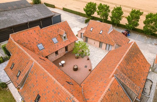 Bellegem House | Welcoming Roger's Farm: Family-Friendly with Kitchen Access
