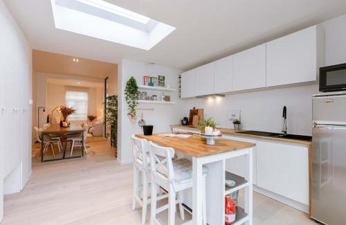 Rooigem Apartment | Huswell - Charming townhouse in Ghent perfect for