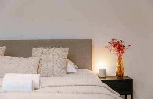 Rooigem Apartment | Huswell - Charming townhouse in Ghent perfect for