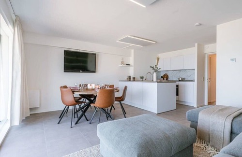 Blankenberge Apartment | Oceanfront Seaview Apartment in Blankenberge - 10/10 Rated