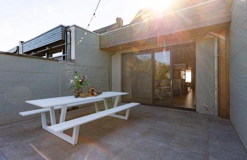 Ypres House | Huswell - House Tilo: A blend of heritage, scenery, and comfort for 8 Guests