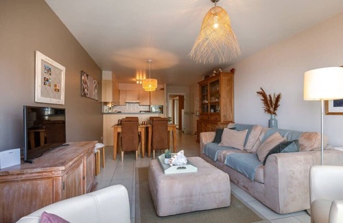 Middelkerke House | Cozy Apartment with Lateral Sea View & Exceptional Amenities