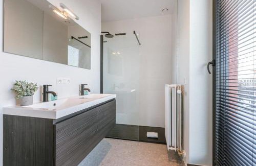 Muide Apartment | Inviting Apartment with Beautiful Terrace near Ghent