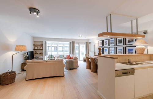 Knokke Apartment | Huswell - Top located apartment with parking