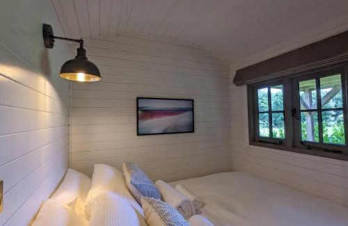 New Forest District Apartment | Enchanting Hut in the Forest: Your Serene Escape Awaits