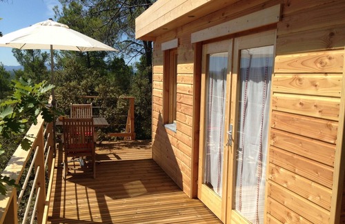 Barjols Cabin | Treehouse Retreat with Private Pool and Breakfast Included