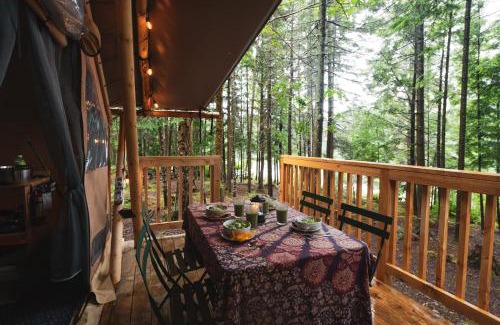 Saint-Faustin-Lac-Carre Hotel | Huttopia Les Deux Lacs - Laurentides