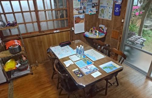 Shoshi Apartment | Family-Friendly Retreat at Huuran with Kitchen Amenities