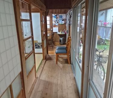 Shoshi Apartment | Family-Friendly Retreat at Huuran with Kitchen Amenities