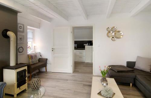 Ostermarsch House | Experience Huus ant Diek: Guest Rated 10/10 Retreat
