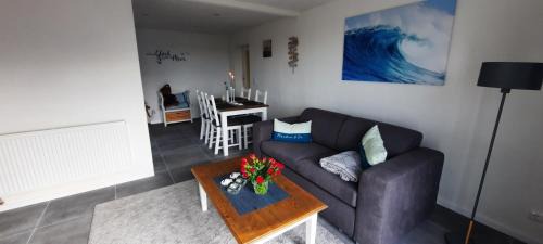 Suden House | Huus Diekglück: Oceanfront Retreat Near Pet-Friendly Beaches