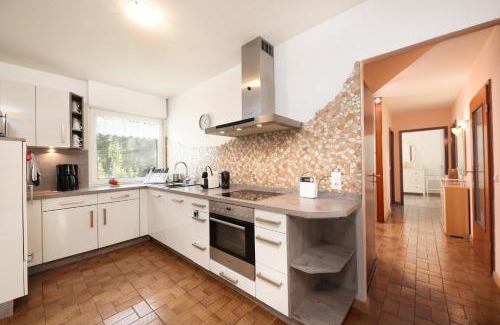 Stakendorf House | Welcoming Huus Stokendörp: Pet-Friendly 4-Star Retreat
