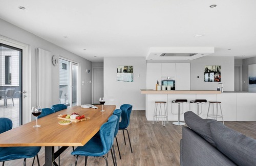 Exeter House | Huxham View and Annex: Pet-Friendly Retreat with Hot Tub