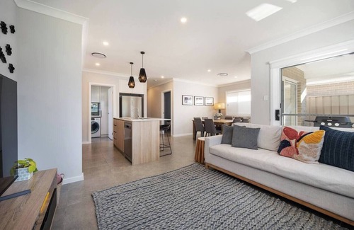 Central Mudgee Cottage | Pet-Friendly Huxley House Retreat in Central Mudgee
