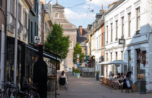 Hasselt House | Exceptional Stay at Huys17 - Child-Friendly Haven