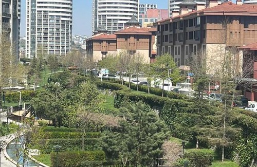 Kucukcekmece Apartment | Pet-Friendly Huzur Dolu Pembe Daire with Family Comfort