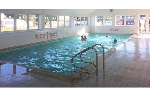 Balminnoch Resort | Relaxing Retreat with Indoor Pool & Loch Views near Beaches