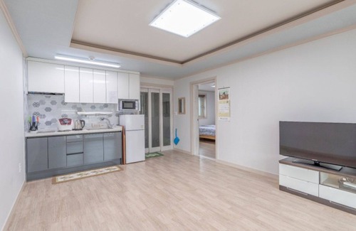 Hwacheon House | Delightful Hwacheon Flower Pension with Family-Friendly Amenities