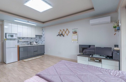 Hwacheon House | Delightful Hwacheon Flower Pension with Family-Friendly Amenities