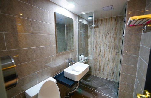 Jeonju Hotel | Budget-Friendly Hwangsil Tourist Hotel with Free Breakfast
