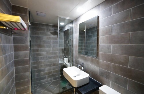 Jeonju Hotel | Budget-Friendly Hwangsil Tourist Hotel with Free Breakfast