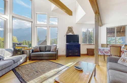 Hyak House | Family-Friendly Stay at Hyak House for Your Next Adventure