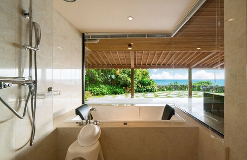Okinawa Hotel | Hyakunagaran: Guest Rated 9.8 with Spa & Family Amenities