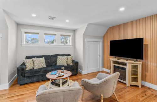 Hyannis Apartment | Hyannis Gateway firepit gas grill