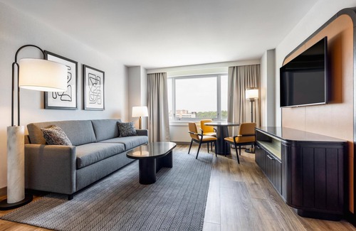 Rosemont Hotel | Comfortable Hyatt Rosemont Chicago/O’Hare with Spa & Dining