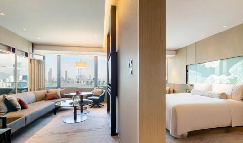 North Point Hotel | Elegant Hyatt Centric Victoria Harbour: Pet-Friendly Retreat