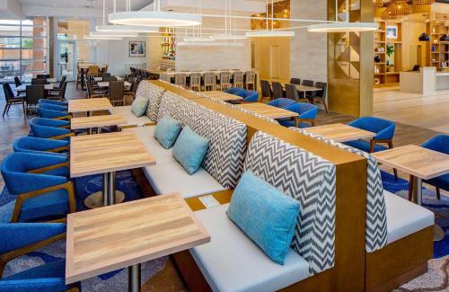 Florida Center Hotel | Convenient Hyatt House Near Universal Orlando Resort