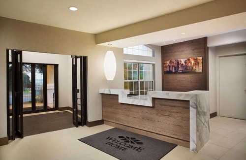 Gateway Hotel | Convenient Hyatt House Austin Arboretum with Family Amenities
