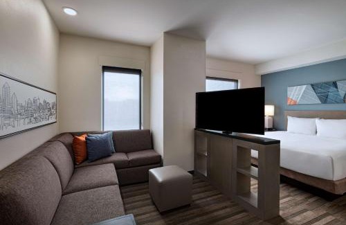 Carlsbad Hotel | Inviting Hyatt House Carlsbad: Pet-Friendly Stay with Pool