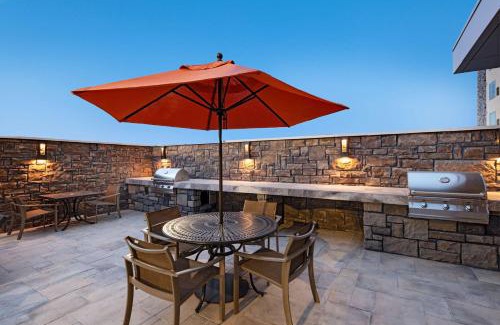 Carlsbad Hotel | Inviting Hyatt House Carlsbad: Pet-Friendly Stay with Pool