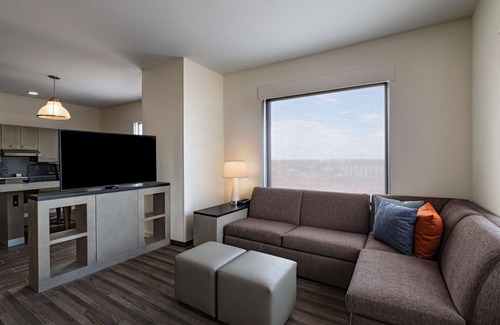 Carlsbad Hotel | Inviting Hyatt House Carlsbad: Wheelchair Accessible & Family-Friendly